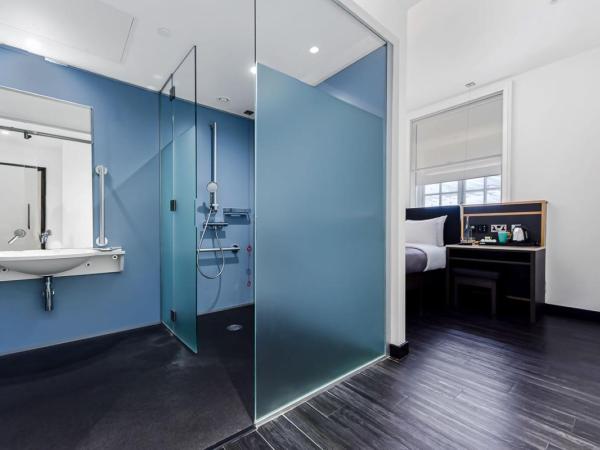 The Z Hotel Holborn : photo 3 de la chambre chambre lit queen-size - accessible aux personnes à mobilité réduite