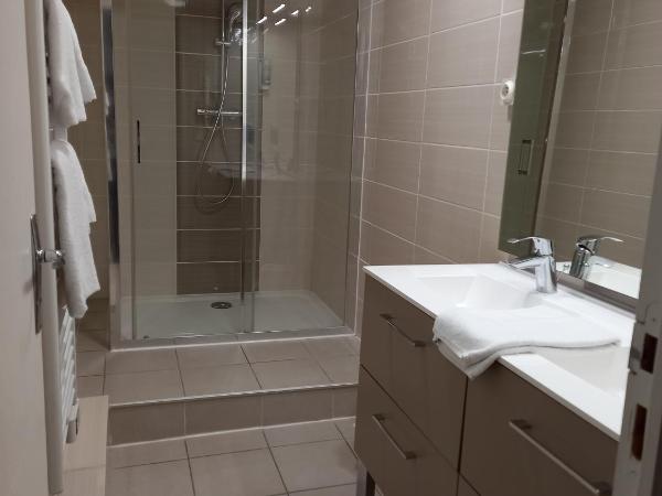 Brit Hotel Comtes De Champagne - Troyes Centre Historique : photo 8 de la chambre chambre lit double supérieure