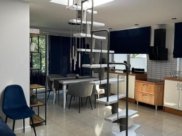 S&M Villa Kolobrzeg : photo 1 de la chambre studio avec terrasse