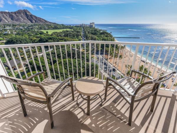 Park Shore Waikiki : photo 4 de la chambre hébergement d’angle lit king-size - côté océan