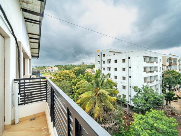 The Suites : photo 6 de la chambre chambre triple avec balcon