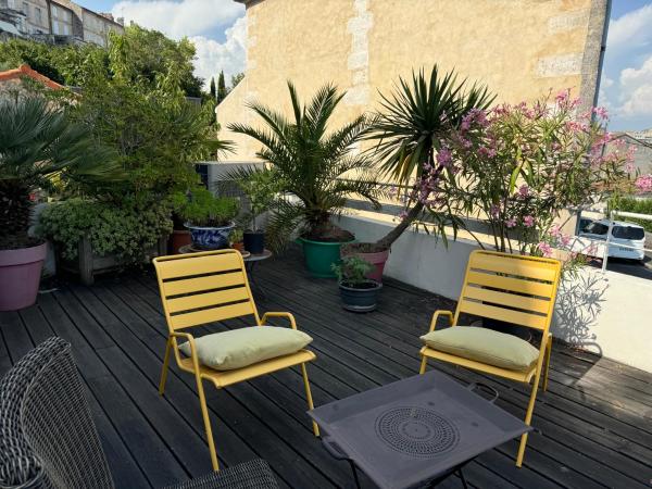 Chambres d'Hôtes Laferrière, centre, calme, vue dégagée sur verdure : photo 9 de la chambre chambre double standard