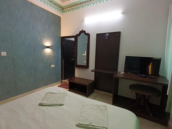 Hotel Mandiram Palace : photo 1 de la chambre chambre double supérieure