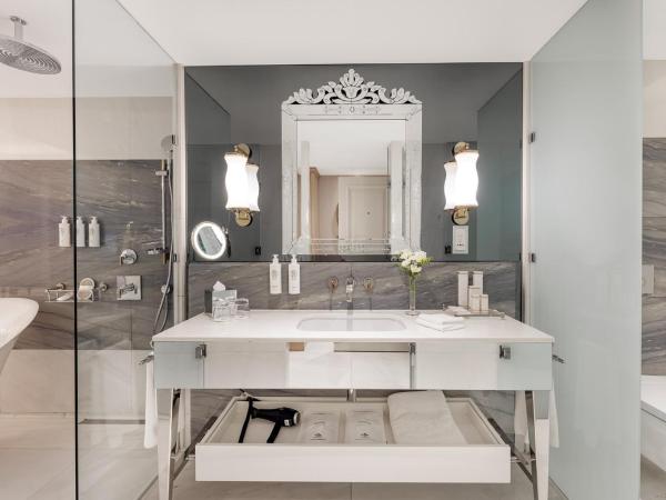 CVK Park Bosphorus Hotel Istanbul : photo 6 de la chambre chambre exécutive avec accès salon - vue sur bosphore