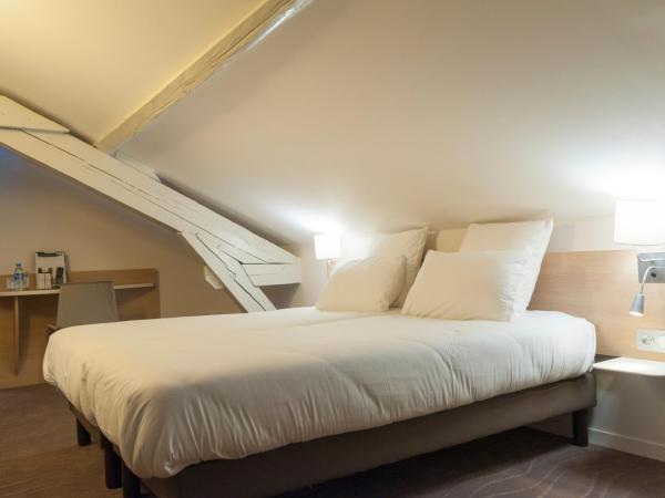 Brit Hotel Mâcon Centre Gare : photo 4 de la chambre chambre double confort mansardée