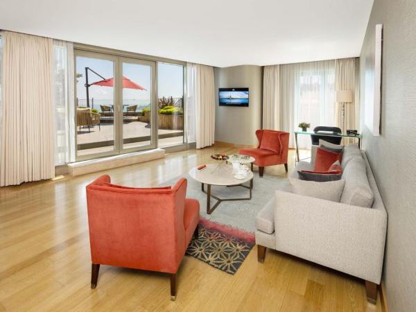 CVK Park Bosphorus Hotel Istanbul : photo 4 de la chambre appartement 2 chambres park prestige suites avec terrasse bosphore