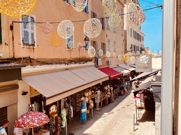 L'Escale Côté Sud : photo 3 de la chambre chambre privilège avec vue sur la ville
