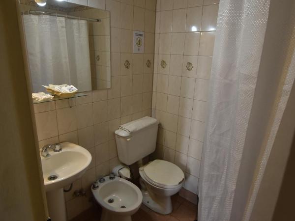 Hotel Plaza : photo 6 de la chambre chambre quadruple supérieure