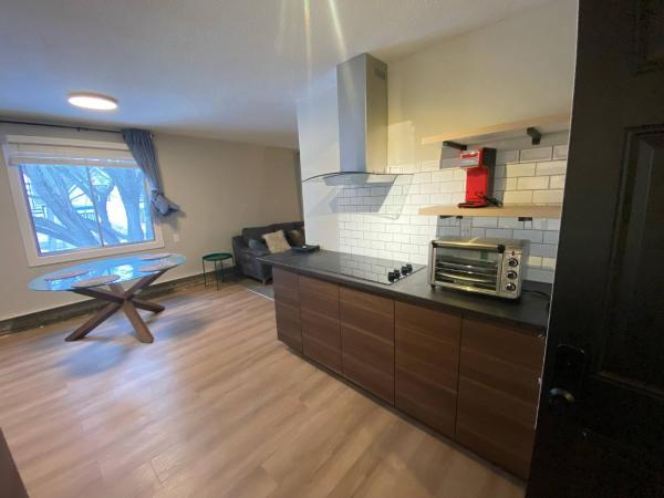 Close To Whyte University New Reno King : photo 5 de la chambre maison de vacances