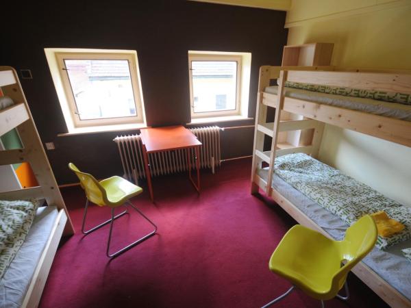 Hostel Fleda : photo 2 de la chambre chambre quadruple avec salle de bains commune