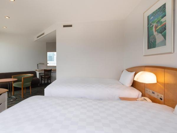 Shinagawa Prince Hotel : photo 2 de la chambre chambre lits jumeaux d’angle avec canapé - tour principale - 6ème-16ème Étage - non-fumeurs