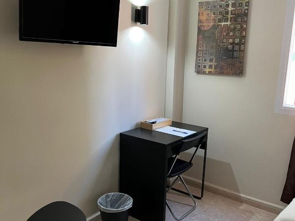 Hotel Marina Elche : photo 5 de la chambre chambre triple