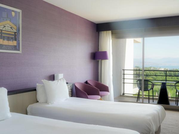 Thalazur Antibes - Hôtel & Spa : photo 2 de la chambre chambre lits jumeaux - vue sur mer