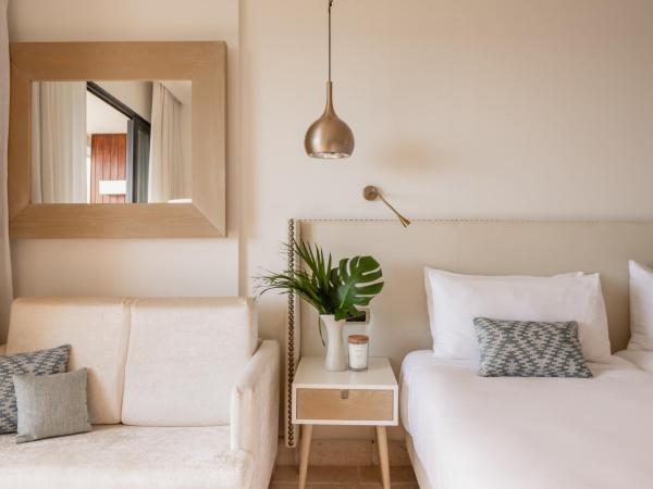 Hotel Don Pepe Gran Meliá : photo 5 de la chambre chambre deluxe - Étage rouge - vue directe sur mer