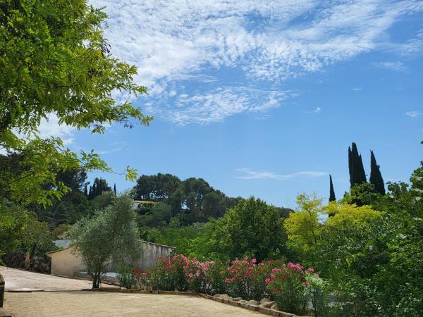 Villa Hélène : photo 3 de la chambre chambre lit queen-size
