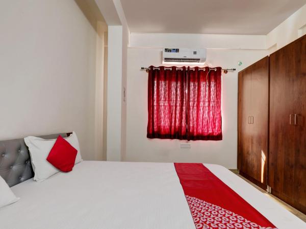 OYO 82074 Hotel Aishwarya Comfort : photo 9 de la chambre chambre double standard