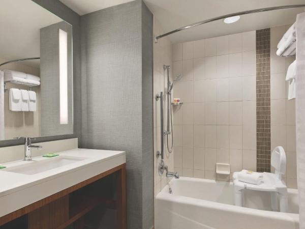 Hyatt Place Baltimore Inner Harbor : photo 2 de la chambre chambre avec 2 lits queen-size et canapé-lit - Étage supérieur