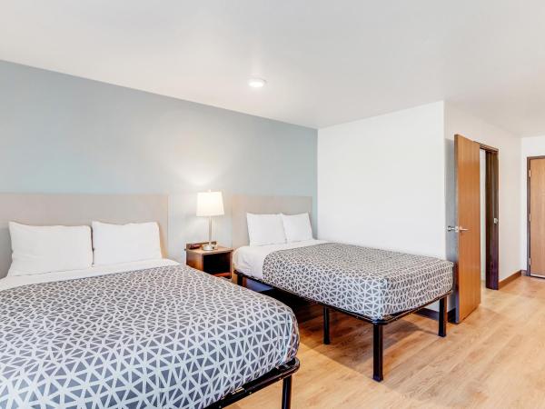 WoodSpring Suites Austin North I-35 : photo 6 de la chambre double suite with two double beds and tub - disability access/non smoking