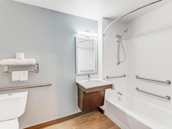 WoodSpring Suites Austin North I-35 : photo 1 de la chambre chambre lit queen-size avec baignoire - accessible aux personnes à mobilité réduite - non-fumeurs