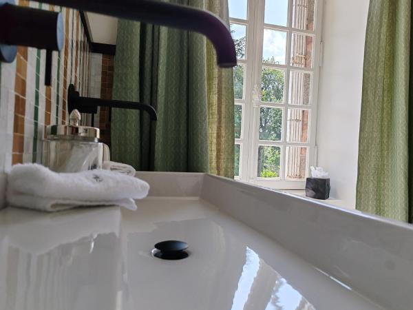 Villa Haute Guais, maison et table d'hôtes vue mer : photo 10 de la chambre suite junior deluxe