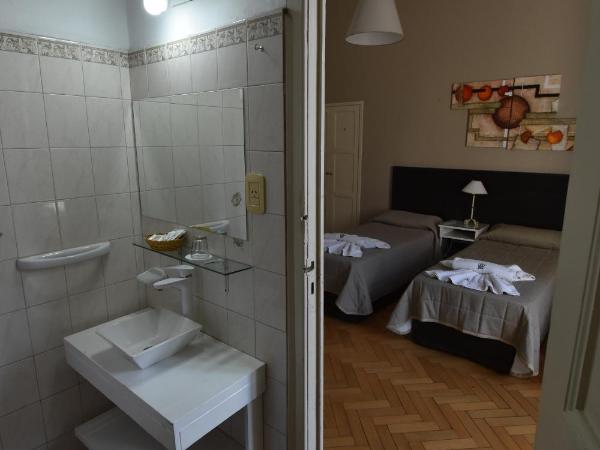 Hotel Plaza : photo 6 de la chambre chambre triple deluxe