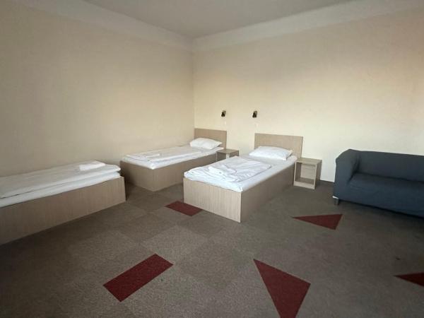 FREE PARKING, FREE BREAKFAST, only 15 minutes to City Center : photo 2 de la chambre chambre quadruple deluxe