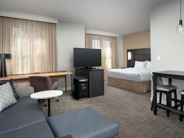 Residence Inn by Marriott Phoenix Airport : photo 1 de la chambre king studio with sofa bed– allergy friendly
