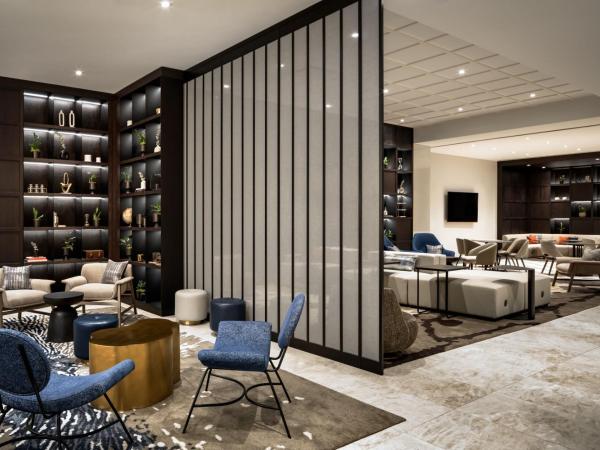 Montreal Marriott Chateau Champlain : photo 10 de la chambre chambre lit king-size - concierge