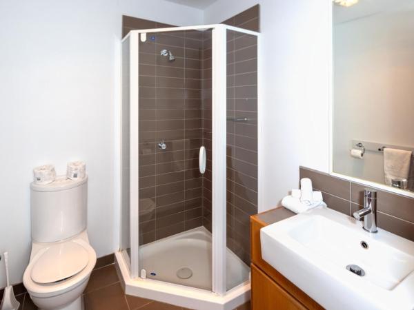 Central Hotel Hobart : photo 6 de la chambre chambre lit queen-size 