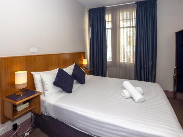 Central Hotel Hobart : photo 7 de la chambre chambre lit queen-size 