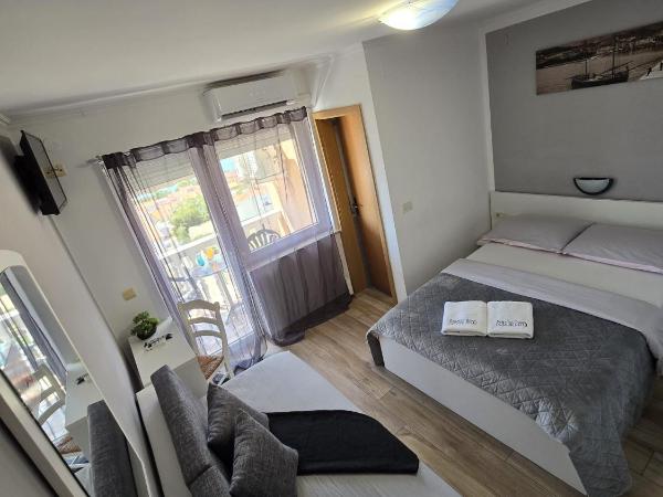 Guest House Berto : photo 5 de la chambre chambre double avec balcon - vue sur mer