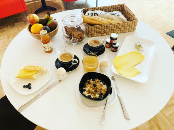 Violet Suites : photo 9 de la chambre chambre deluxe double ou lits jumeaux