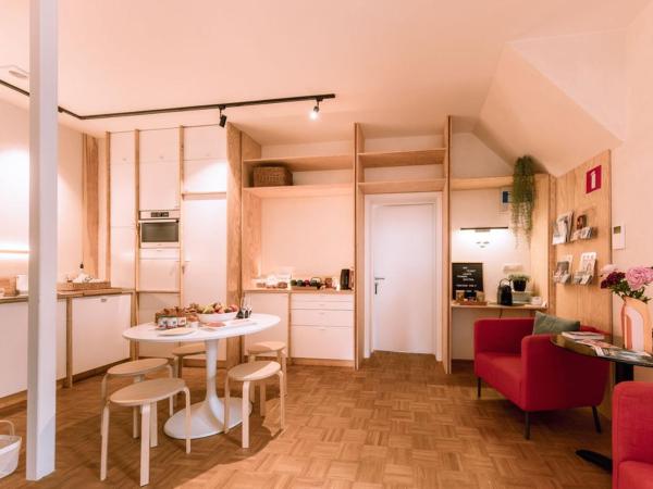 Violet Suites : photo 4 de la chambre chambre deluxe double ou lits jumeaux