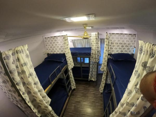 Nomadic Hostel : photo 4 de la chambre lit dans dortoir mixte de 6 lits