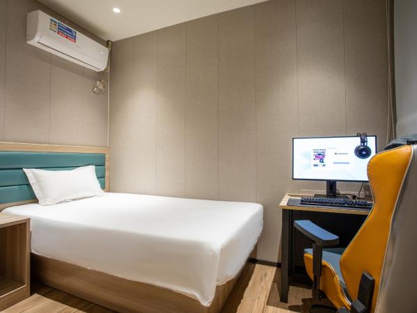 网鱼电竞酒店上海新国际博览中心店 : photo 2 de la chambre chambre simple supérieure