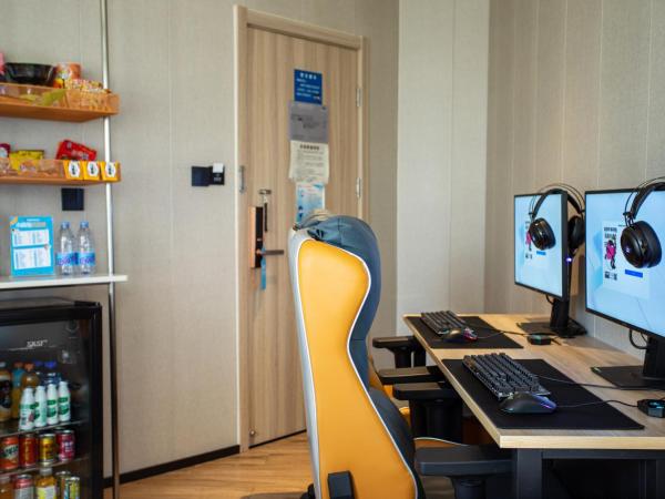 网鱼电竞酒店上海新国际博览中心店 : photo 5 de la chambre chambre double