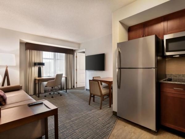 Residence Inn by Marriott Baltimore Downtown/ Inner Harbor : photo 4 de la chambre suite 1 chambre lit king-size avec canapé-lit - non-fumeurs