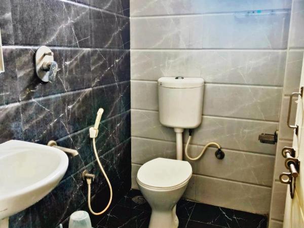 JJ Comfort Guest House : photo 4 de la chambre chambre double standard avec ventilateur