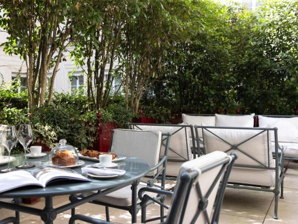 La Réserve Paris Hotel & Spa : photo 4 de la chambre suite junior avec terrasse