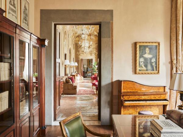 Four Seasons Hotel Firenze : photo 3 de la chambre suite royale lit king-size