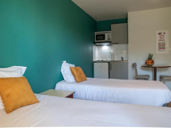 Terres de France Brest : photo 4 de la chambre studio lits jumeaux