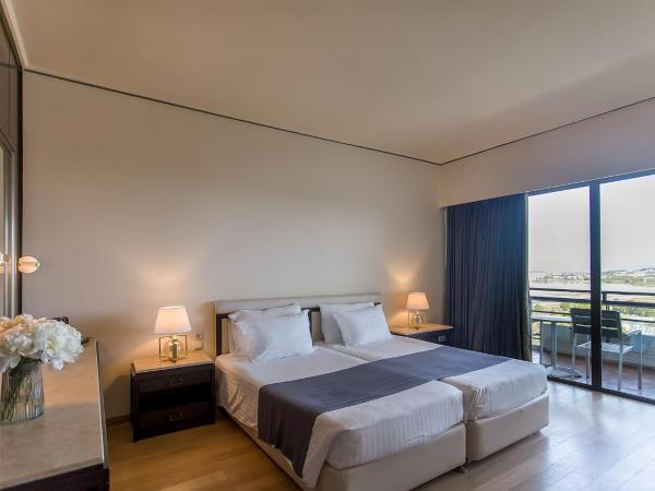 Corfu Holiday Palace : photo 2 de la chambre chambre lits jumeaux - vue sur lac