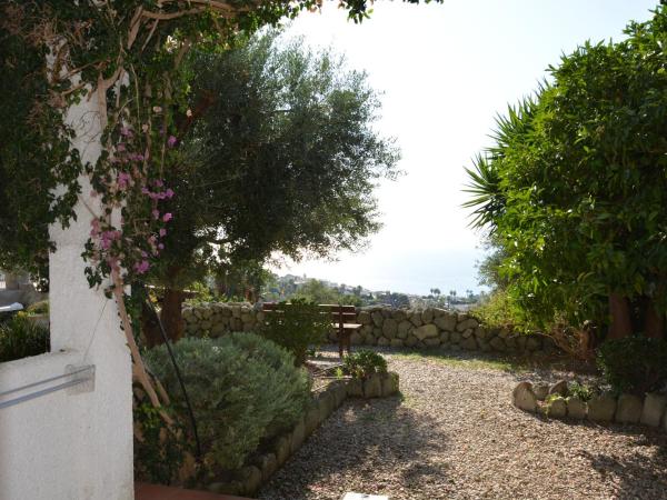 Agriturismo La Pergola : photo 4 de la chambre chambre double avec terrasse - vue sur mer