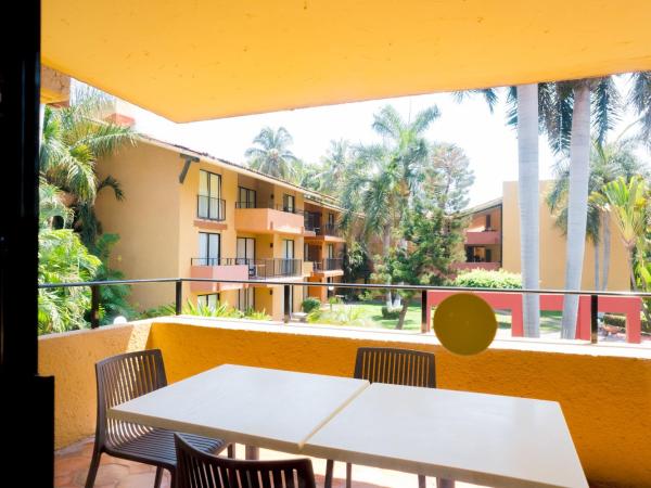 Holiday Inn Resort Ixtapa All-Inclusive, an IHG Hotel : photo 1 de la chambre chambre lit king-size standard - vue sur jardin