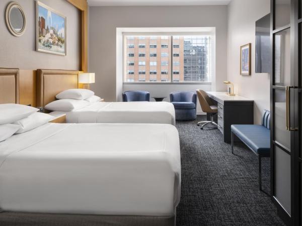 Residence Inn by Marriott Chicago Downtown Magnificent Mile : photo 2 de la chambre studio avec 2 lits queen-size