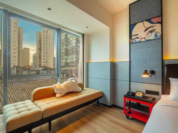 Moxy Ningbo Old Bund : photo 2 de la chambre chambre lit king-size standard