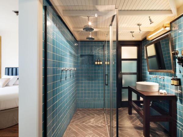 La França Travellers Adults Only : photo 5 de la chambre suite hammam avec baignoire spa