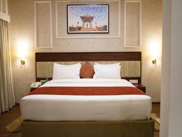 Nalapad's Hotel Bangalore International : photo 2 de la chambre suite lit king-size