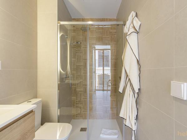 Cervantes Suites by Helo : photo 10 de la chambre appartement avec balcon