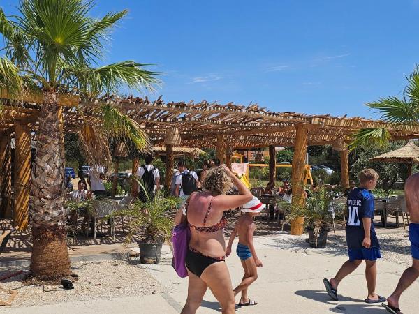 Guest House Jasna : photo 9 de la chambre chambre quadruple Économique avec salle de bains commune